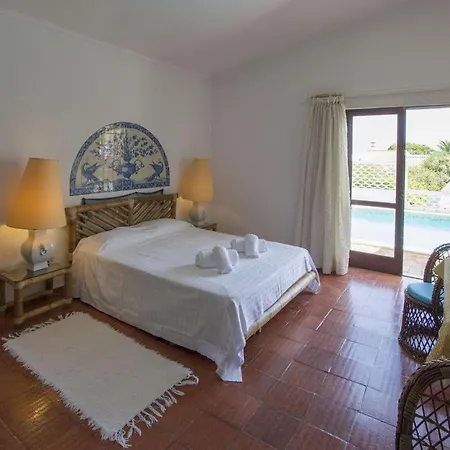 Villa Praia Maria Luisa - Beachfront Just 100m From The Beach *
