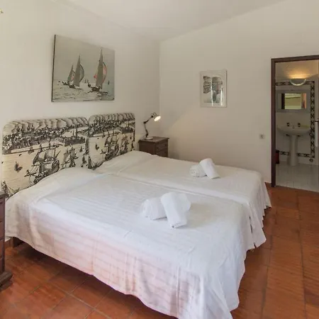 Villa Praia Maria Luisa - Beachfront Just 100m From The Beach *