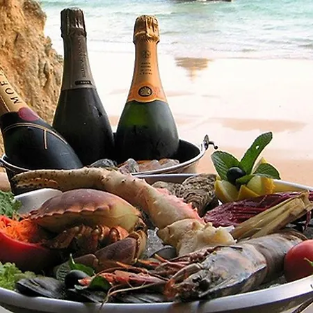 Praia Maria Luisa - Beachfront Just 100m From The Beach