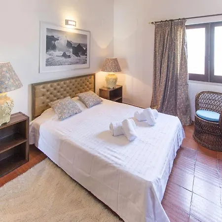 Praia Maria Luisa - Beachfront Just 100m From The Beach